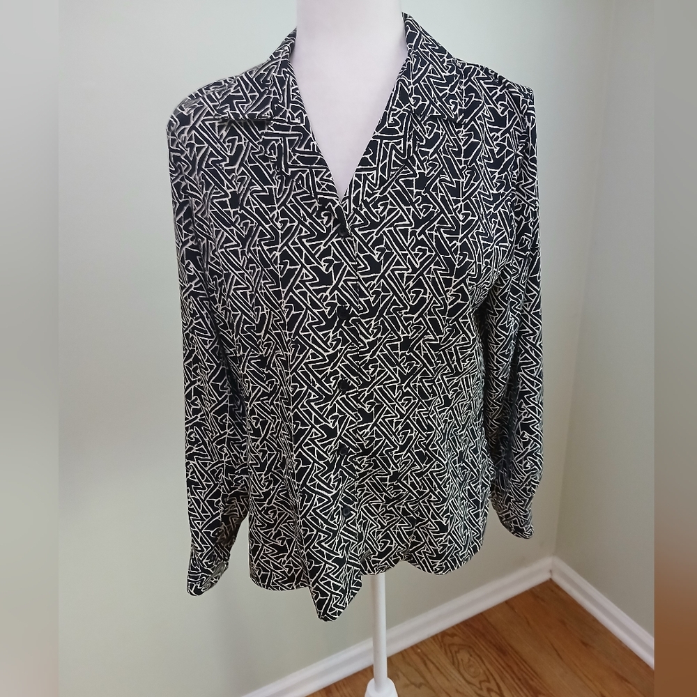 2/$15 Kim Rogers Essentials Geometric Print Career Blouse
